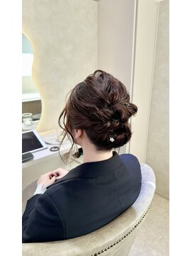プランツヘアー ゆるふわシニヨン