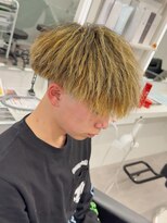 ルースト 心斎橋店(ROOST)&nbsp;刈り上げセンターパート/波巻きツイストスパイラル/心斎橋