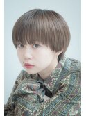 ことりベージュ厚めバングモードマッシュショート