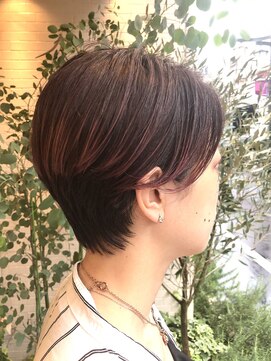 アミュレ(Amule) 耳掛けスッキリショートボブ厚めバング