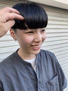 ラボ(Ravo) マッシュショート×オン眉ぱっつん