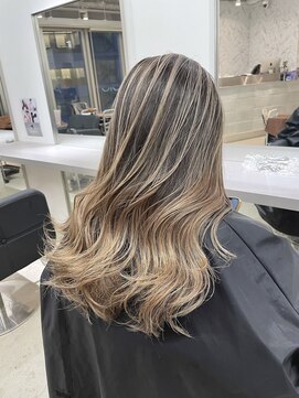 エイトデイズ 三宮駅前店(EIGHT days) 【外国人風】プリンが気にならないバレイヤージュ♪