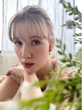 ナビバイケンジ(NaVI by KENJE) 透明感!ペールベージュカラー♪