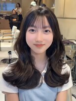 ティア(Tia.)&nbsp;（シースルーバング/くびれヘア/サイドバング/おくれ毛）