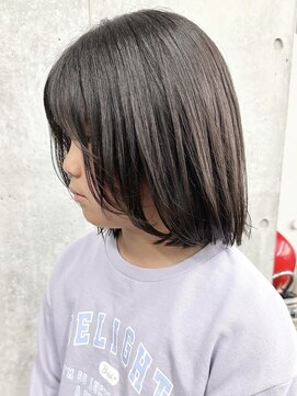 モリオ(morio) ・小学生ボブ重めボブディ前髪あり内巻きボブレイヤー30代40代