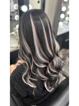 ロズクリア(Roz clear) エクステでハイライト