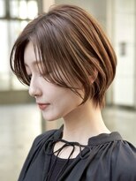 表参道白髪ぼかしウルフショートカットベージュアッシュ30代40代