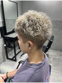 唐揚げ高めスパイキーショートブリーチミルクティーベージュ
