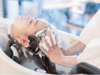 ララ(LALA)の写真/お手頃価格で髪と地肌をトータルケア★LALA COLORの極上ヘッドスパで心も髪もリフレッシュ!