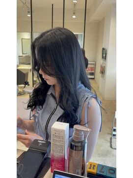 レイヤーカット×艶カラー