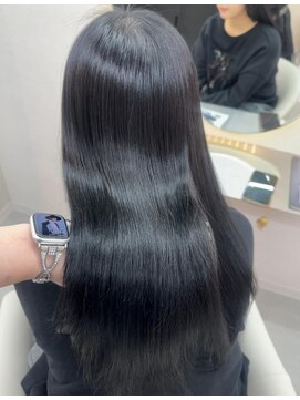 ラビス 池袋(Lovis) 松本/黒髪/オリーブグレー/小顔ヘア