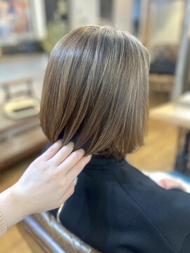 ワン エイティー ディグリース 恵比寿(180°One Eighty Degrees.) 白髪ぼかし/ハイライトヘア/ハイライトボブ