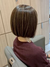 《ダークトーンにも合うショートボブ》カットのプロ集団だからこそバリエーション豊かに＊[ケアブリーチ]