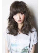 ヘアデザイン ソラ(Sola)&nbsp;マーメイドホワイティーアッシュ暗めカラー×ふんわりウェーブ