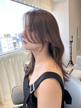 ミラ(MIRA) 色気/くびれヘア/韓国ヘア/レイヤーカット/くびれ前髪/顔まわり