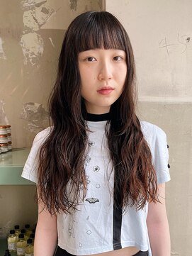 ロジ(loji) ロングヘアとウェーブパーマ