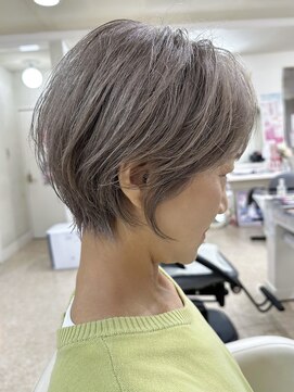 アトリエリーベル 大人のハイトーンショート×ミルクティグレージュ