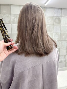 トゥコ(tuco) ブリーチ1回　ヘーゼルベージュ　アッシュ　透明感カラー