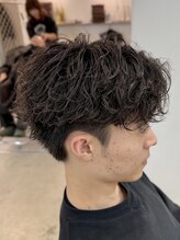 バーン(Boum.)&nbsp;センターパートシャドウパーマ