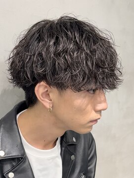 フィフス トウキョウ (fifth TOKYO) 波巻きパーマツイストスパイラルパーマルーズパーマメンズヘア