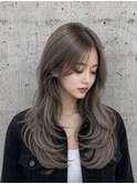 ベージュカラー×韓国レイヤー/顔まわりレイヤー／ケアブリーチ