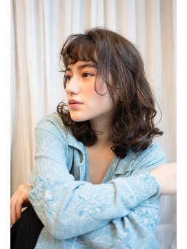 マグノリア オモテサンドウ(MAGNOLiA Omotesando) 顔周りでイメチェン♪軽やかウェーブくびれミディ