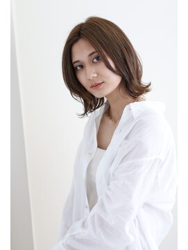 ブカブク(BUKA BUKU) ミディアムレイヤー ハイライトカラー