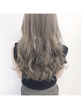 ガーランドウメダ(Garland umeda) リラックスウェーブ＿ロング＿000570