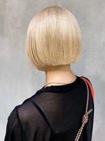 アイティーバイアルバム 藤沢店(IT by ALBUM)&nbsp;ハニーブロンド_外ハネボブセクションカラー_ba397351