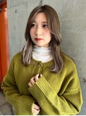グレージュ×インナーホワイト