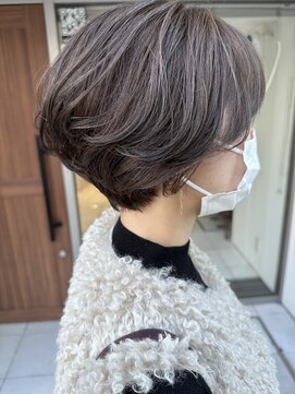 インビテーション(invitation) ハイライト・ラベンダー・アッシュ・ショートボブ