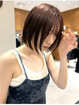 ヤイエ 青山店(yiye)&nbsp;切りっぱなしボブ前髪ありミニボブミルクティベージュグレージュ