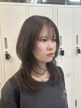 エヌアイ オモテサンドウ(ni omotesando) 赤みなしカラー ハッシュカット レイヤーカット