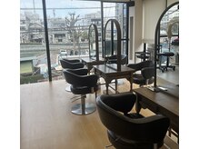 ルカ(RUKA)の雰囲気（気持ちの良い光が差し込む店内は水際が一望できるロケーション☆）