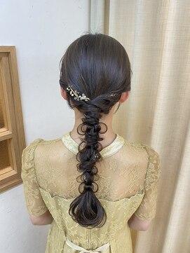 ソノ(sono) 編み下ろし アップヘア ローポニー 参列ヘア