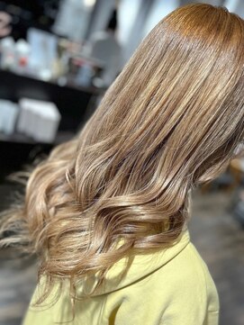 トゥルートラスト アン 下石田店(True Trust un) アッシュベージュうるツヤ波巻きウェーブロング＊くびれ巻き