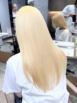 サンク 原宿 表参道(cinq) ★ブリーチカラーハイトーンカラーミルクティーベージュ30代40代