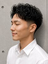 トゥルートラスト オムオム 甲府和戸(True Trust HOMME HOMME) メンズ アップバング×シャドウパーマ×ツーブロック