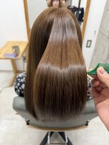 ホロ(holo-)&nbsp;20代 つるりんちょ髪質改善カラー
