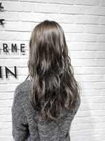 ビューティー エールフォルム 浜松有玉店(BEAUTY YELLFORME)&nbsp;色気漂う透明感アッシュグレージュ