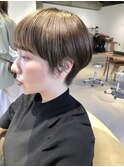 大人可愛いマッシュショートハイライト透明感カラー