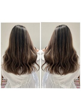 サロン クィ ベルジョーネ(SALON QUI BELLGIONE) 大人可愛いグレージュコントラストハイライト