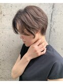 前髪長めの大人っぽいショート