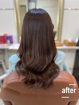 アキコ(AKIko) 綺麗な巻き髪で女性らしさをUP20代/30代/40代