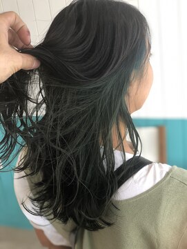 スナリー(Snaly) インナー/グリーン/緑/ブリーチ/巻きアレンジ/アレンジ