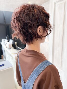 キャアリー(Caary) 福山パーマ20代30代40代50代人気Caaryウェーブ大人ショートボブ