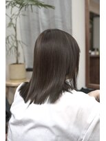 ルート(root)&nbsp;切りっぱなしミディアム　ベージュ　鹿児島ボブ　１ブリーチ