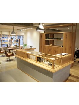 【朝9時OPEN/茨木市駅徒歩10分】髪質に合わせたダメージケア/エイジングケア/カラーケアを選定します*