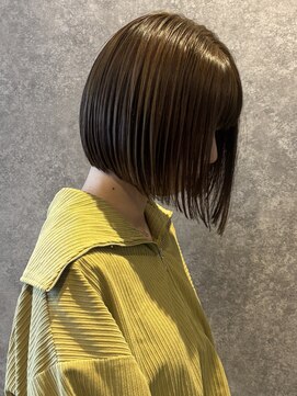 シック(chic.) 顎ラインぷつっとボブ