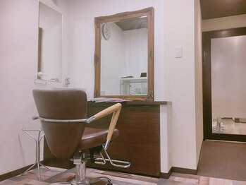エクステンション キュッキュ 福岡店(EXTENSION Q9)の写真/フレンドリーな接客で、マンツーマン施術を楽しめるプライベートサロンで特別な素敵なひとときを。